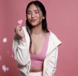 Aeropostale Canada Valentine’s Day Giveaway: Win an entire outfit for you and your valentine
